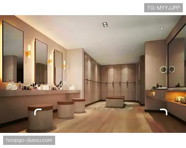 假设冯彦哲去拍综艺，他的化妆间比更衣室还豪华，这反差比剧情还带劲