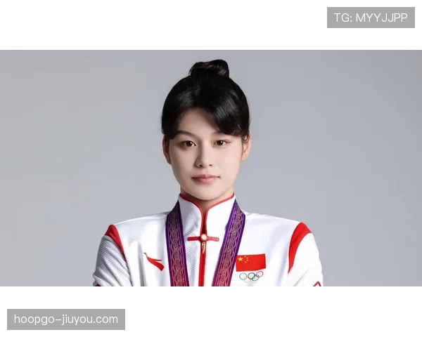 余依婷这日常，穿得比我老板还讲究，钱包厚得让人尴尬